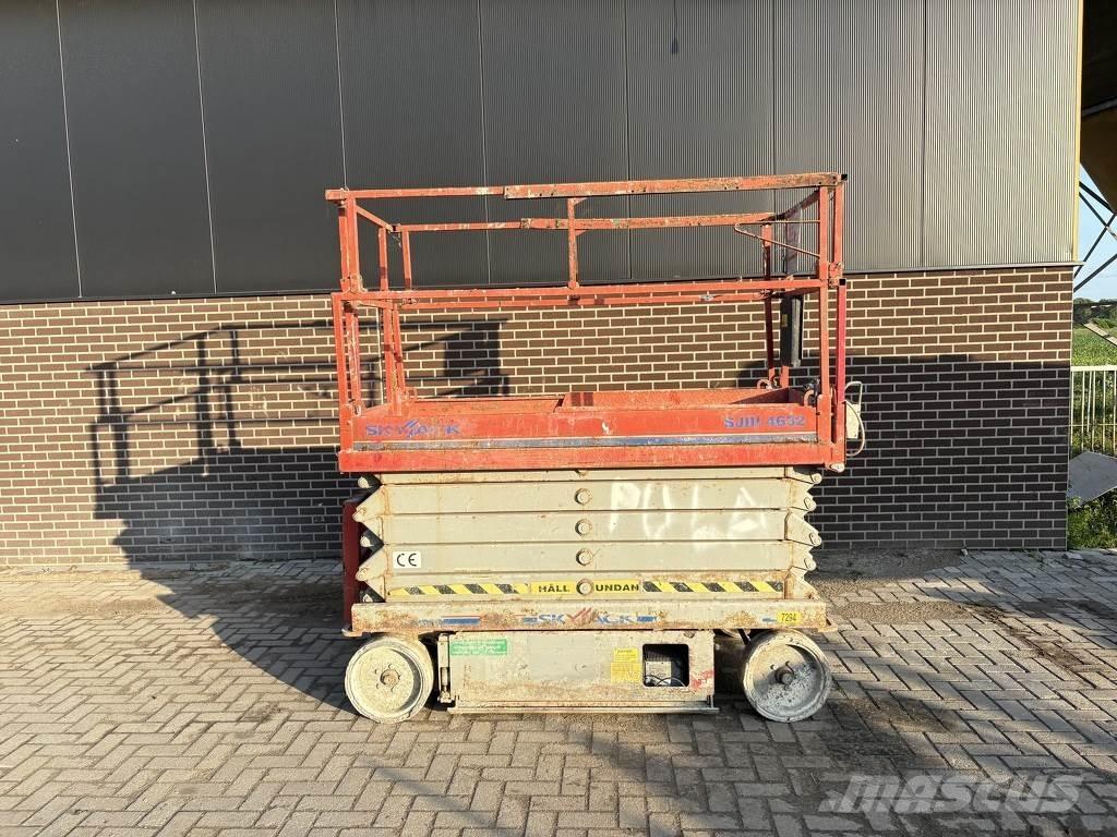 SkyJack 3246 Škaraste platforme