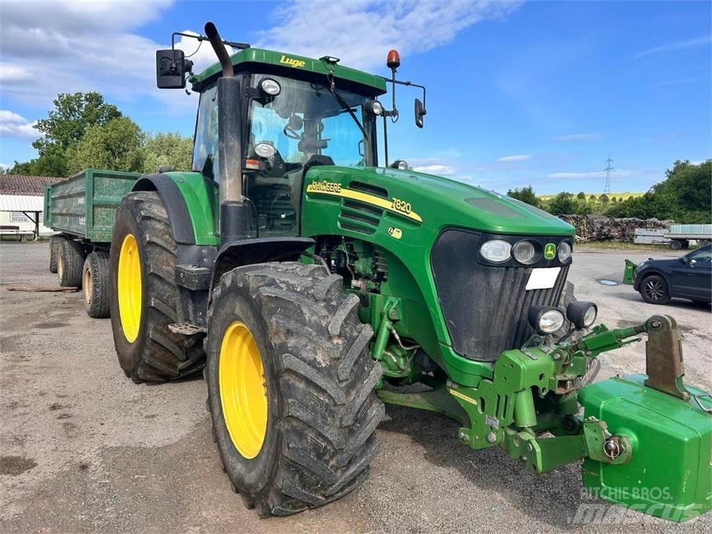 John Deere 7820 Traktori