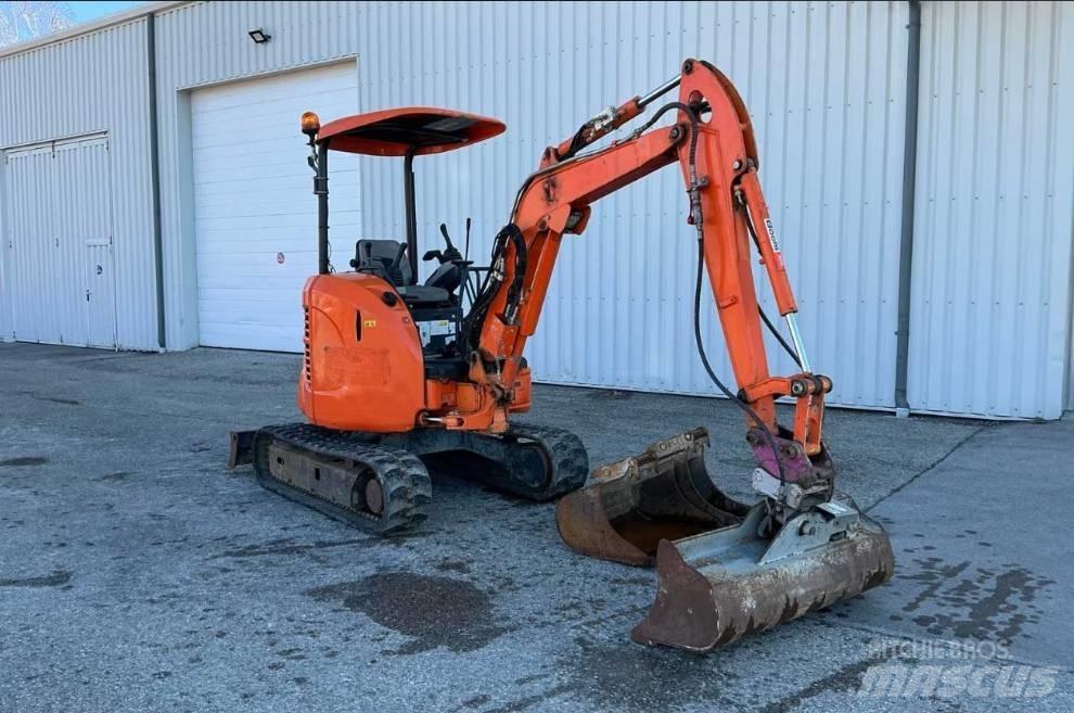 Komatsu PC 26 MR Mini bageri <7t