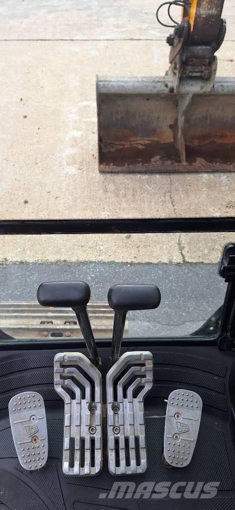 JCB JS 131 LC Bageri gusjeničari