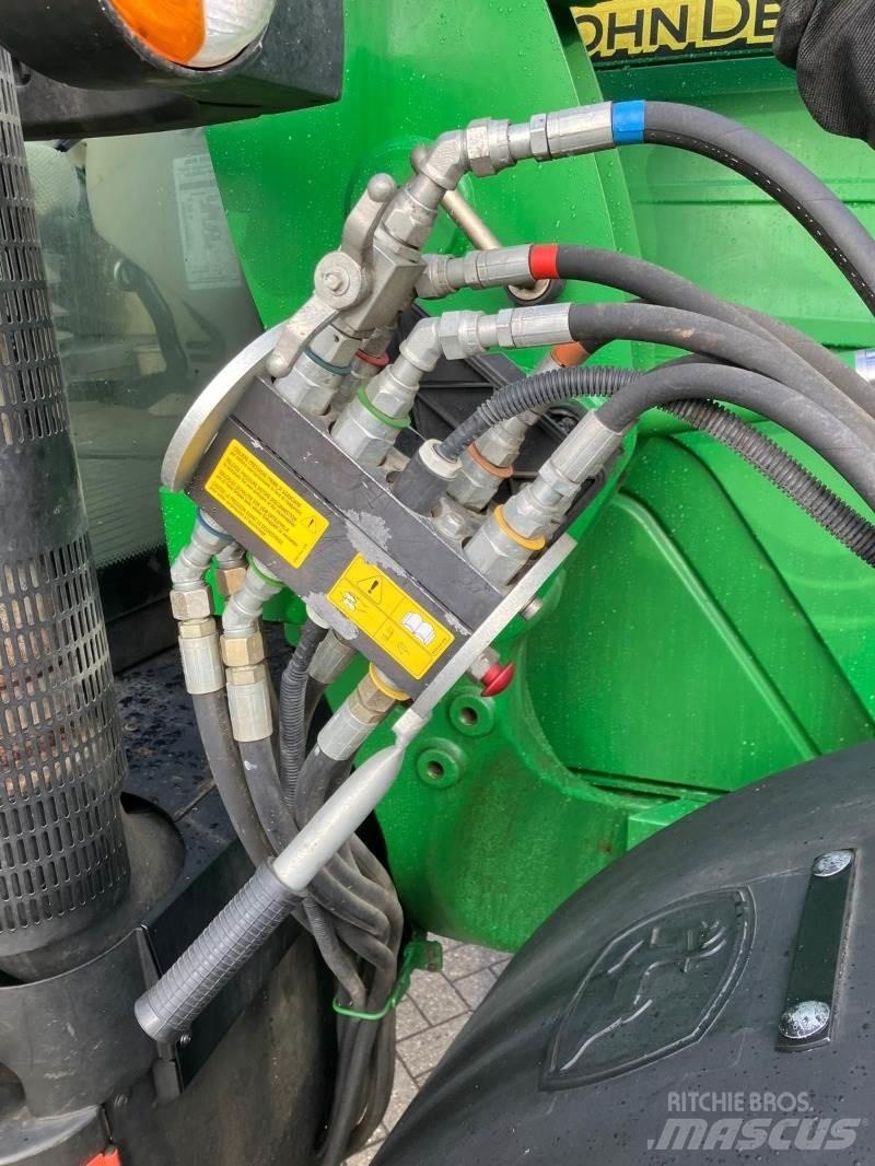 John Deere 6125R Traktori