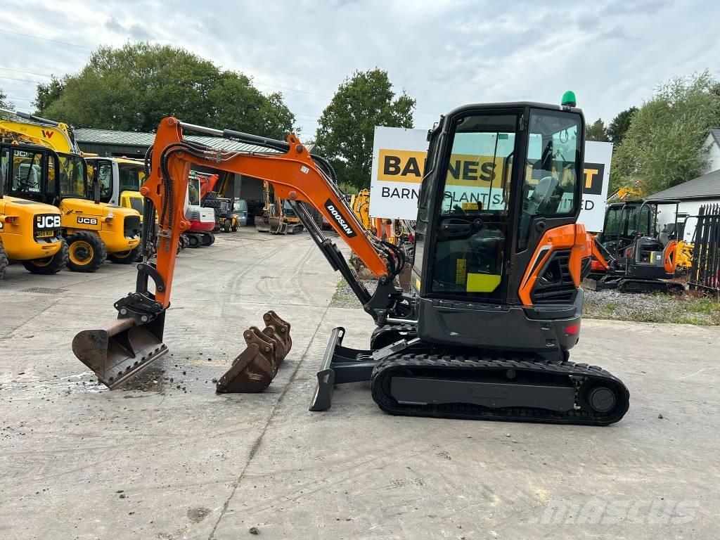 Doosan DX 27 Z Mini bageri <7t