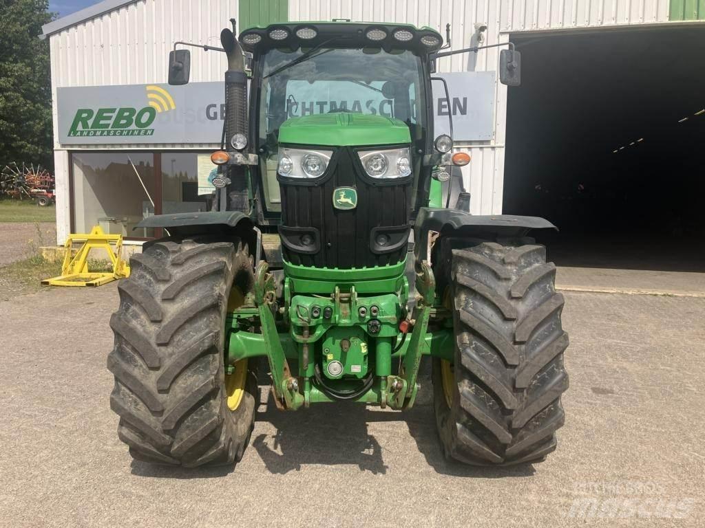 John Deere 6210 R Traktori