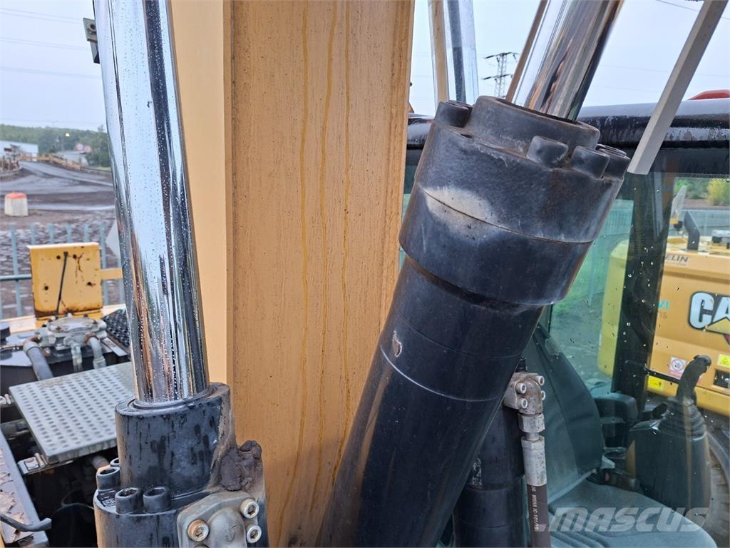 CAT M313D 4X4 Građevinarstvo – ostalo