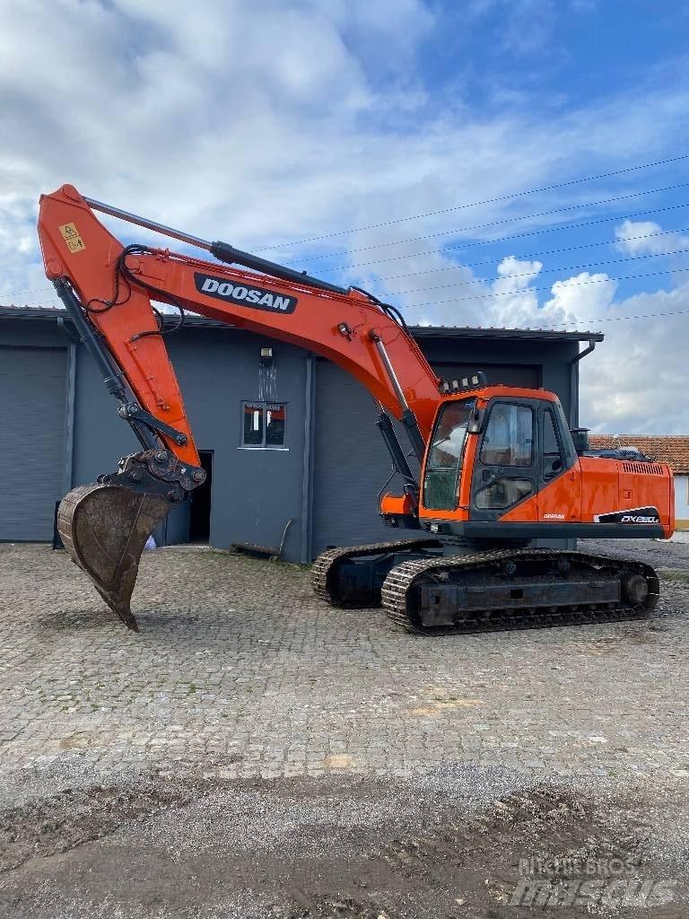 Doosan DX 220 NLC Bageri gusjeničari