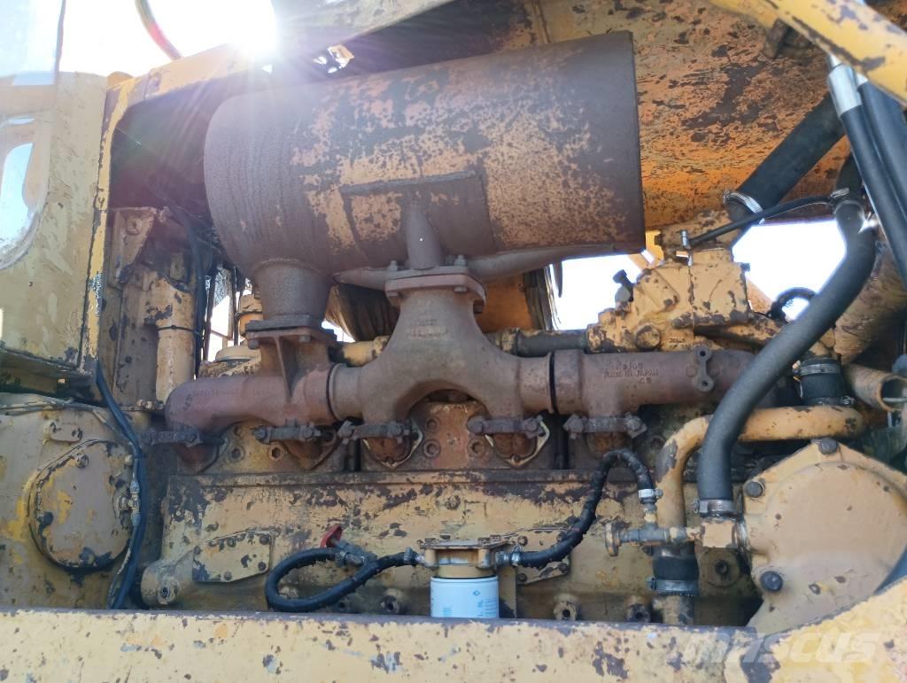 Komatsu D 85 A-12 Buldožeri gusjeničari