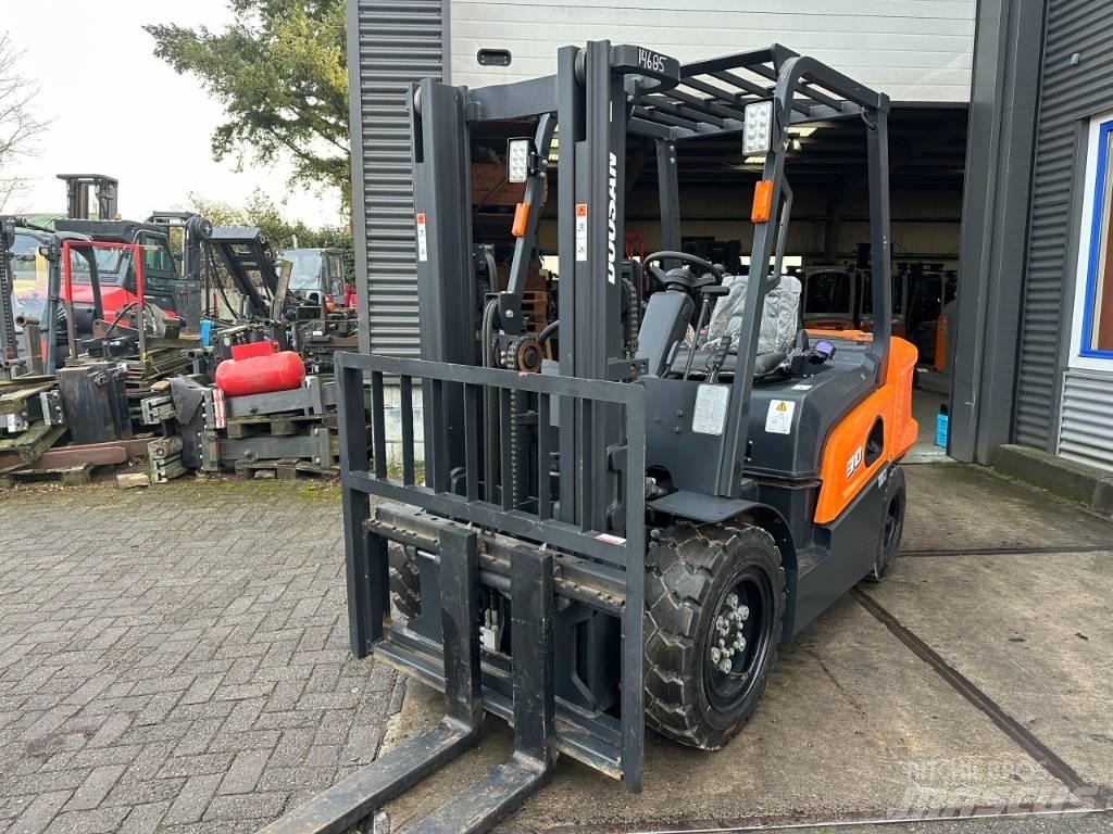 Doosan D30NX Dizelski viličari