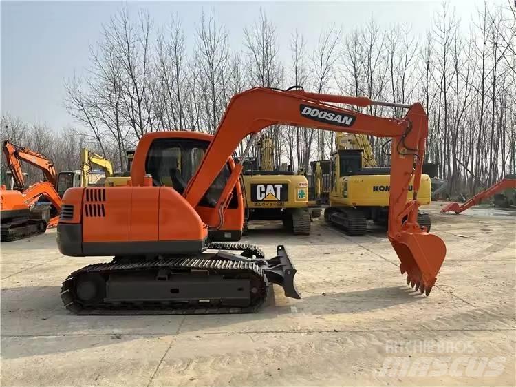 Doosan DX75 Bageri gusjeničari