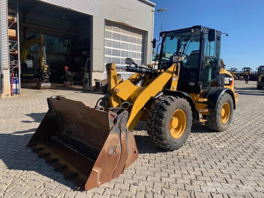 CAT 908M Utovarivači na kotačima