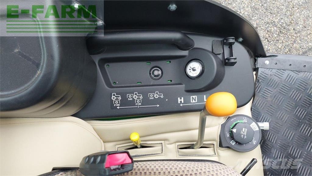 John Deere 1026R Traktori