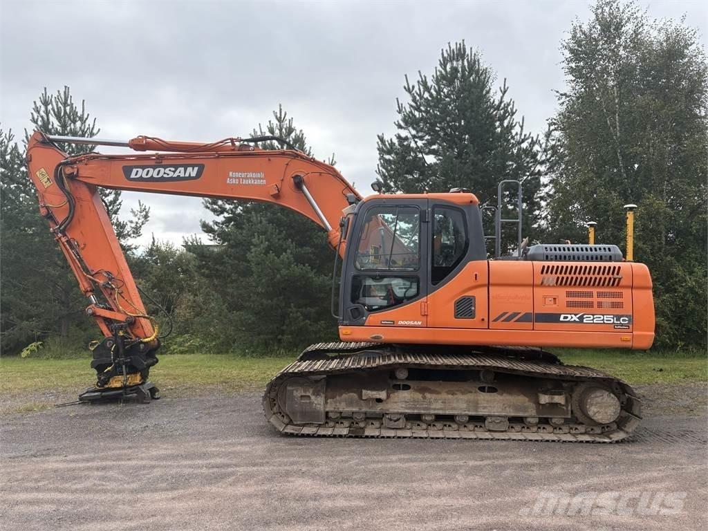 Doosan DX225LC-3 Bageri gusjeničari
