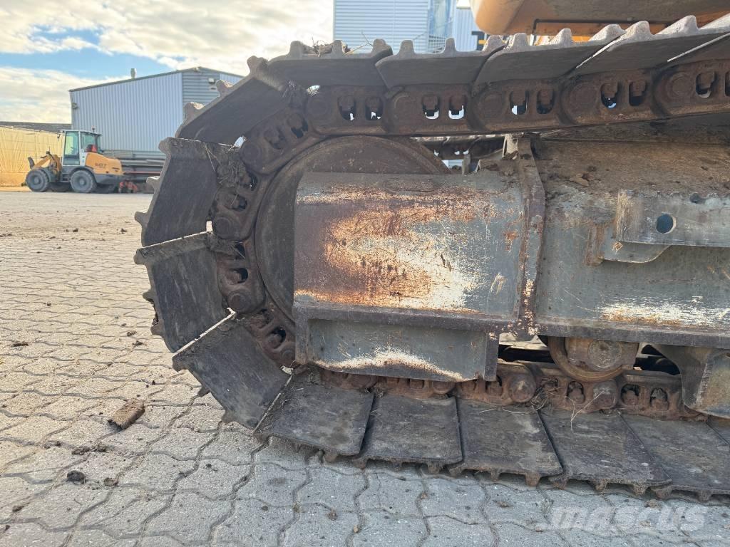 Liebherr R 922 Bageri gusjeničari