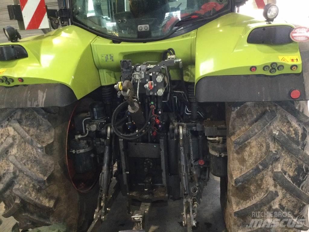 CLAAS ARION 550 Traktori