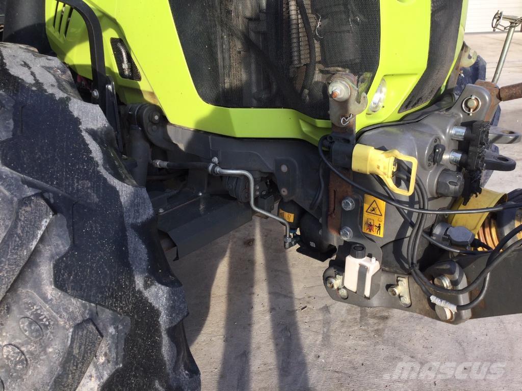 CLAAS ARION 550 Traktori