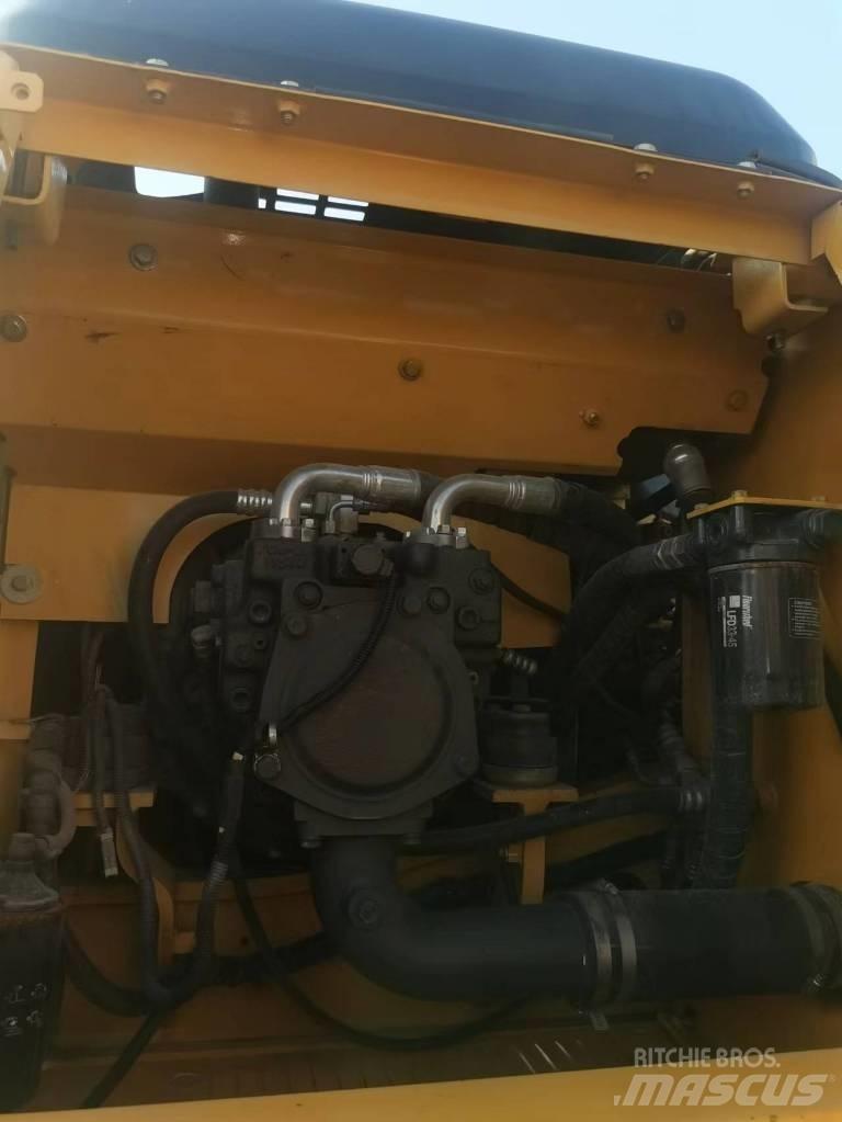 Komatsu PC 160 LC-7 Bageri gusjeničari