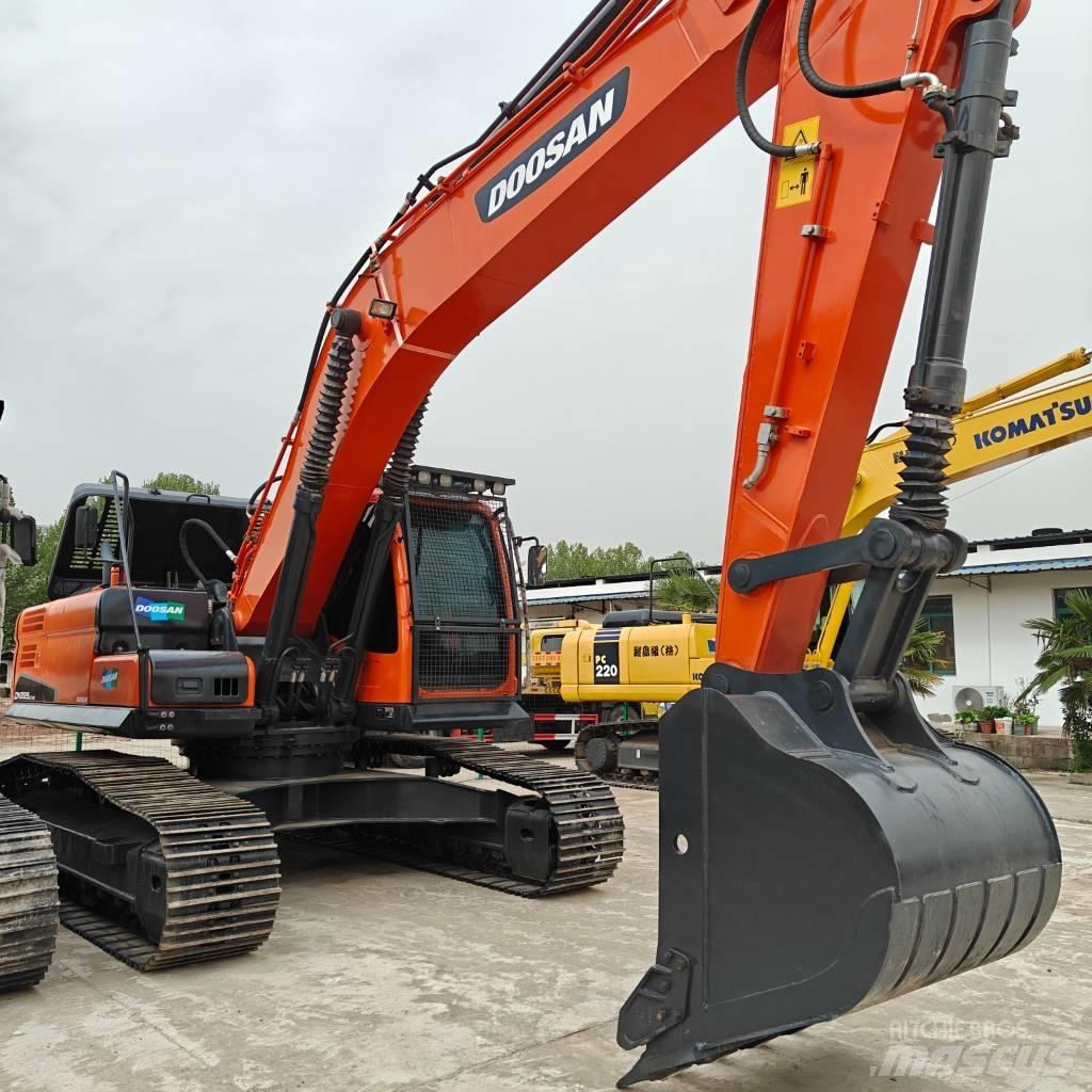 Doosan 225-9C Bageri gusjeničari