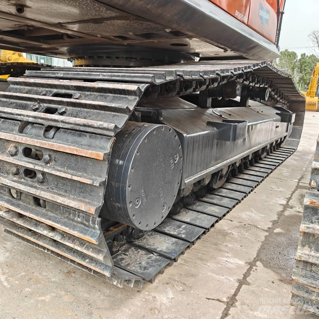 Doosan 225-9C Bageri gusjeničari
