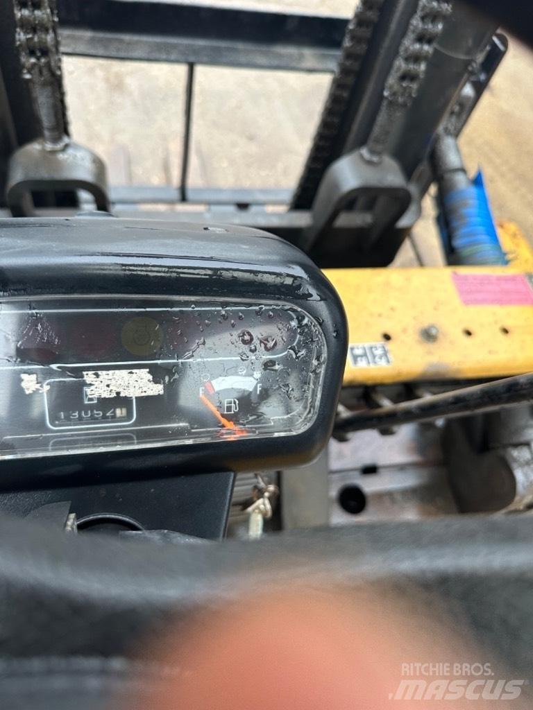 CAT DP 40 Dizelski viličari