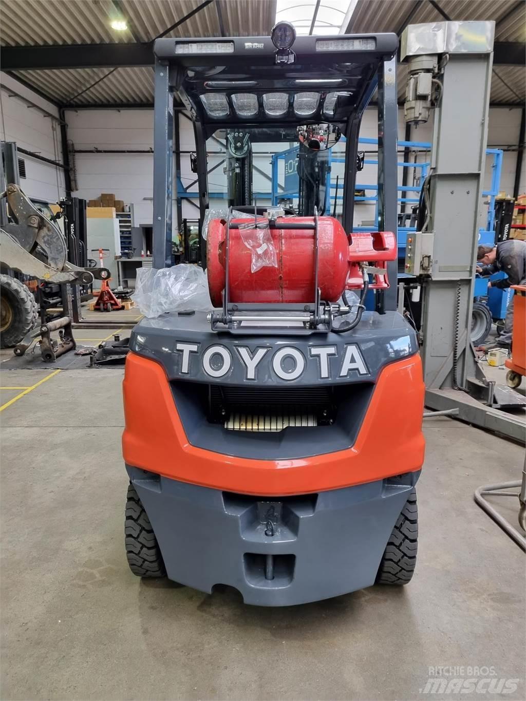 Toyota 02-8FGF25 Plinski viličari