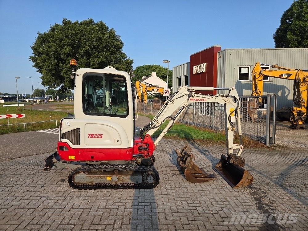 Takeuchi TB225 Mini bageri <7t