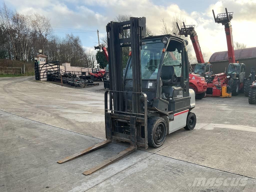 Nissan 30 Forklift Teleskopski viličari