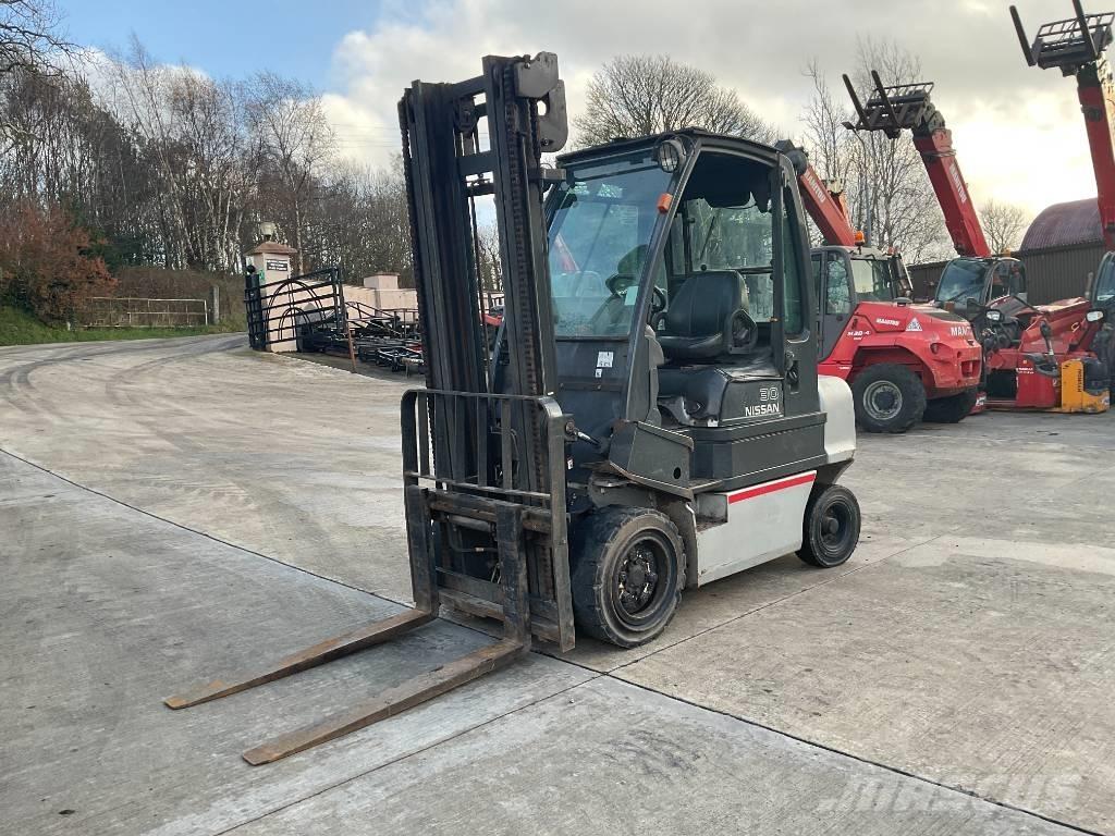 Nissan 30 Forklift Teleskopski viličari