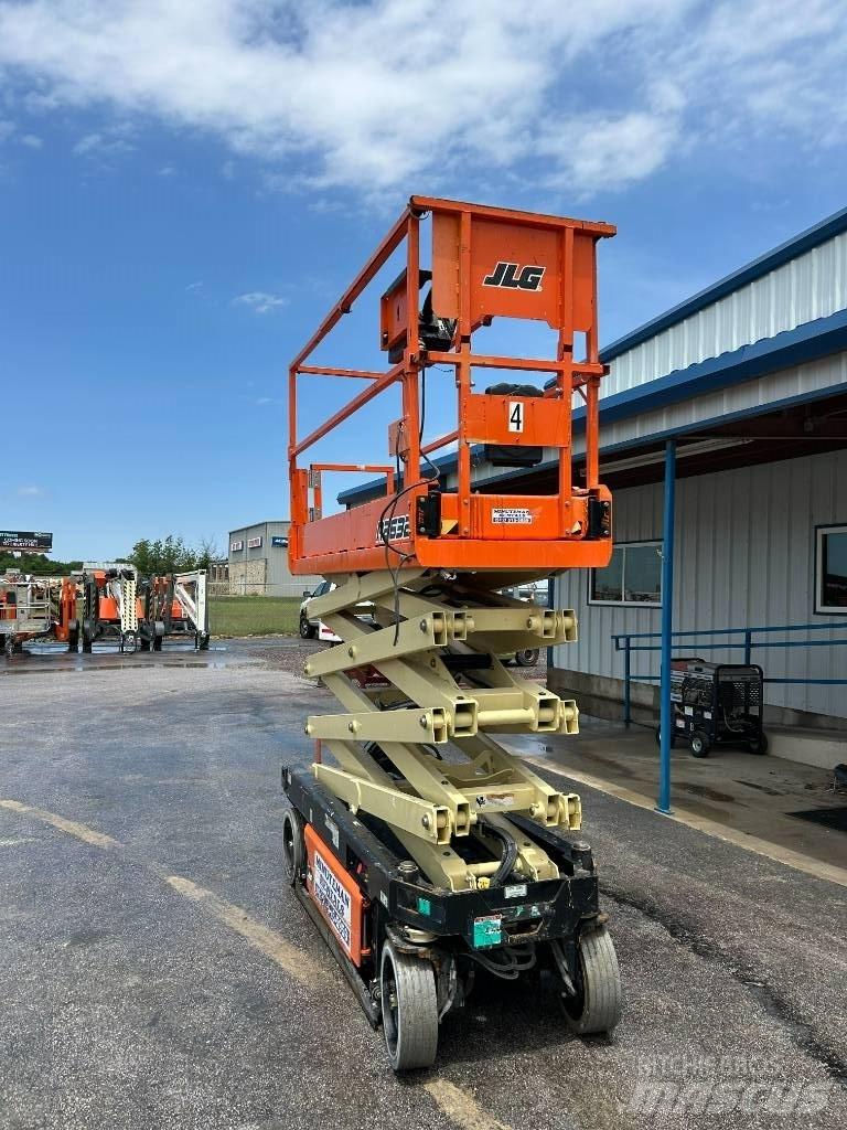 JLG R2632 Škaraste platforme