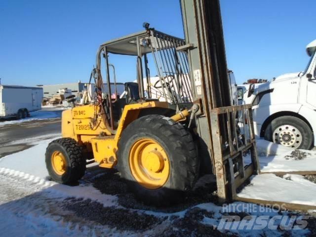 JCB 940 Terenski viličar