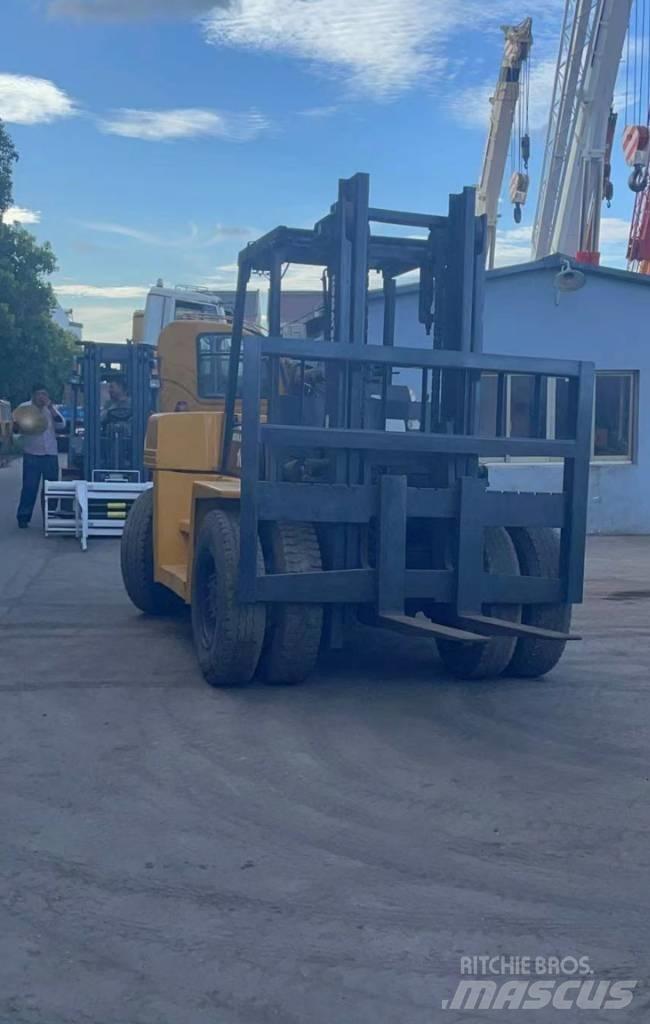 Komatsu 10 Ton Dizelski viličari