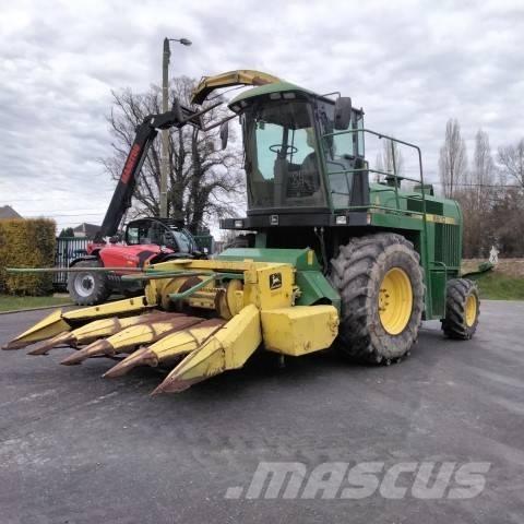 John Deere 6610 Strojevi za krmu na vlastiti pogon