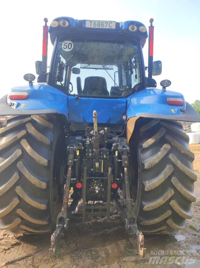 New Holland T 8.360 Traktori