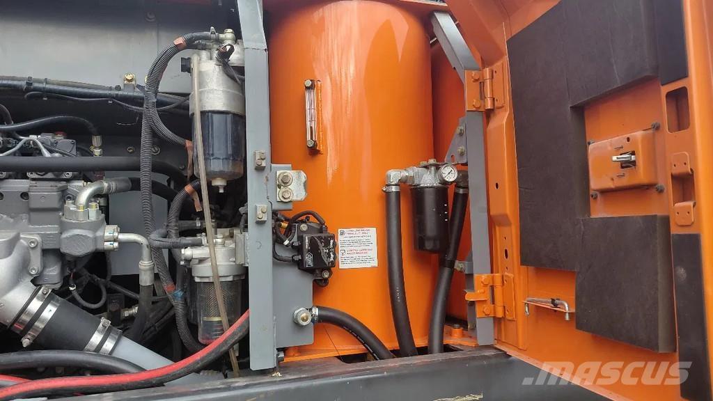 Hitachi ZX220W-5B Bageri na kotačima