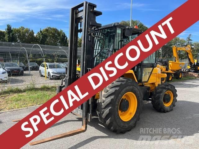 JCB 930 RTFL Terenski viličar
