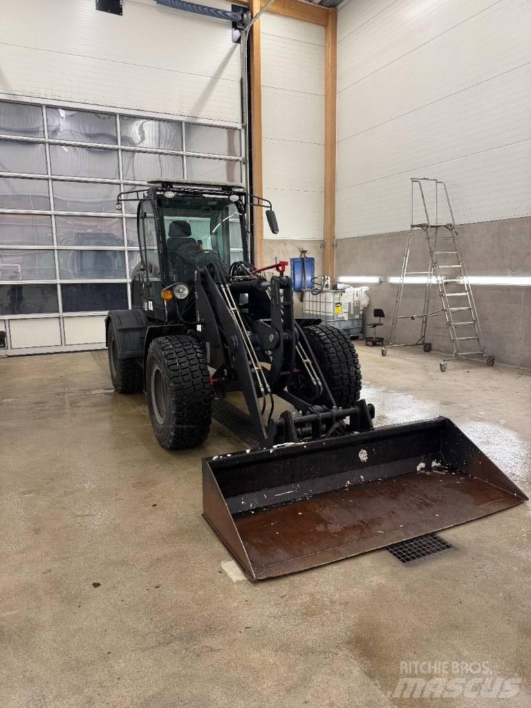  D-Machine  2550 Utovarivači na kotačima