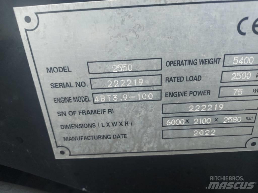  D-Machine  2550 Utovarivači na kotačima