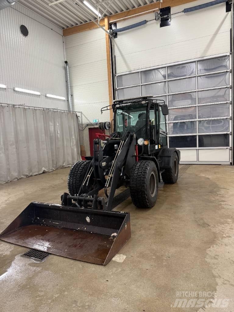  D-Machine  2550 Utovarivači na kotačima