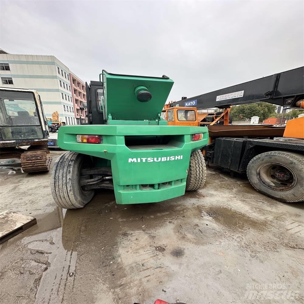 Mitsubishi FD160 Dizelski viličari