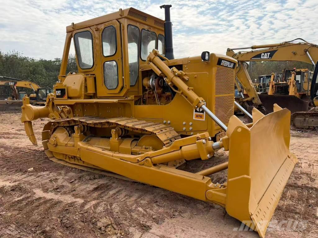 CAT D7G Buldožeri gusjeničari