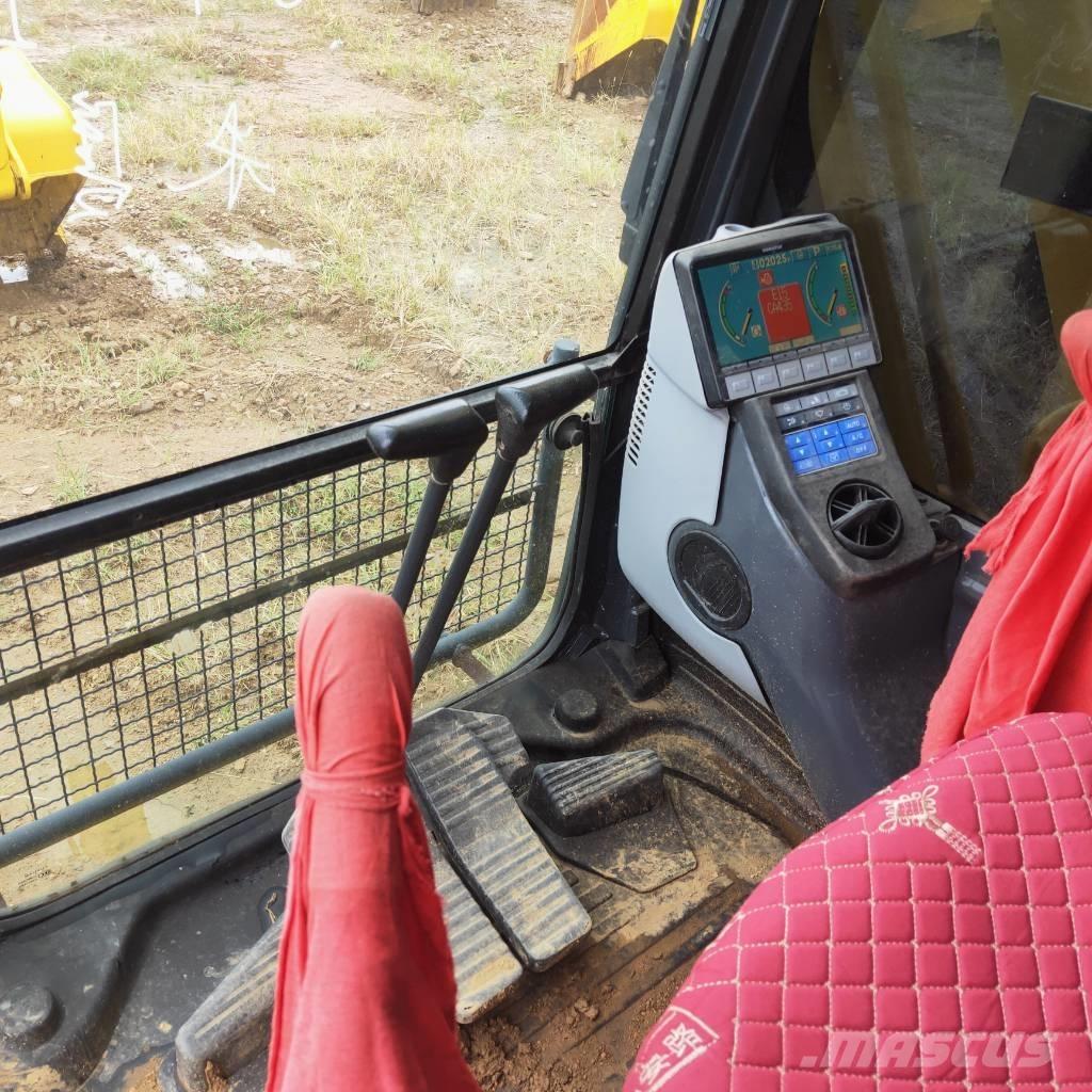 Komatsu PC200-8 Bageri gusjeničari