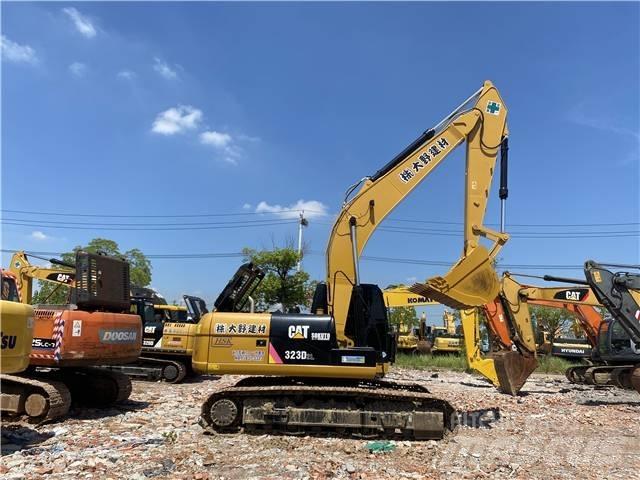 CAT 323D2L Bageri gusjeničari