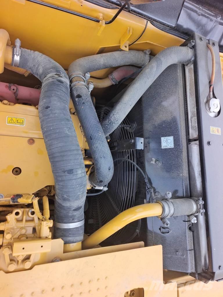 CAT 320 D2L Bageri gusjeničari