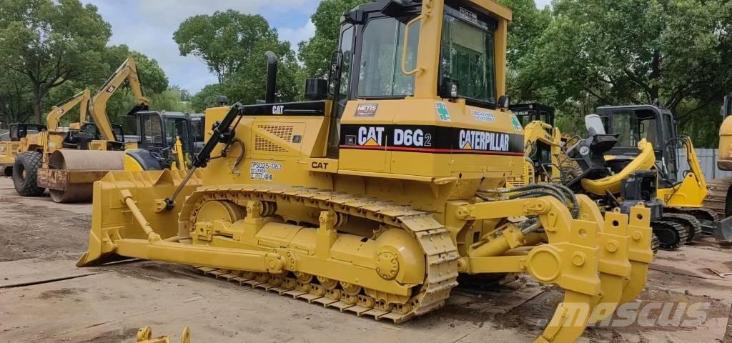 CAT D 6 G Buldožeri gusjeničari