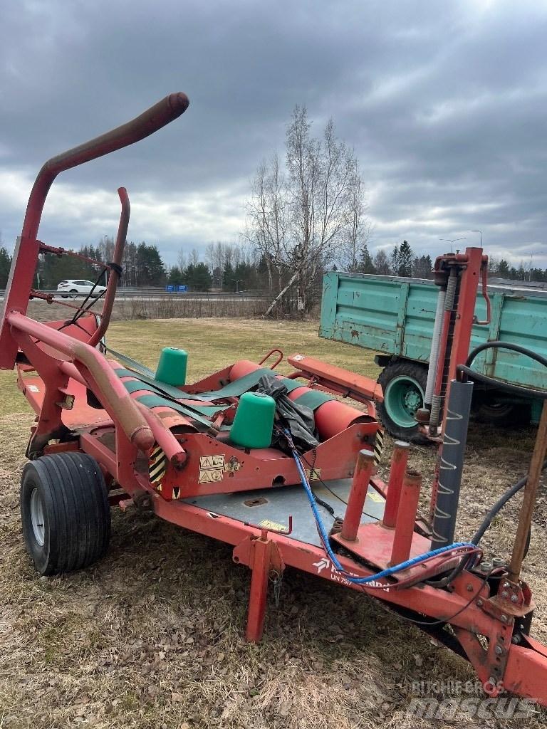 Kverneland UN 7517 Ovijači bala