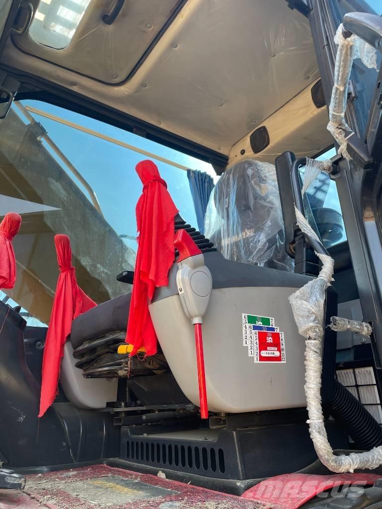 Komatsu PC 210-8 Bageri gusjeničari