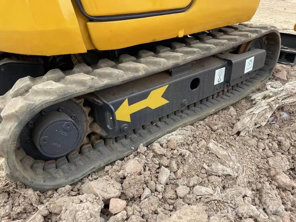 Komatsu PC18MR-3 Mini bageri <7t