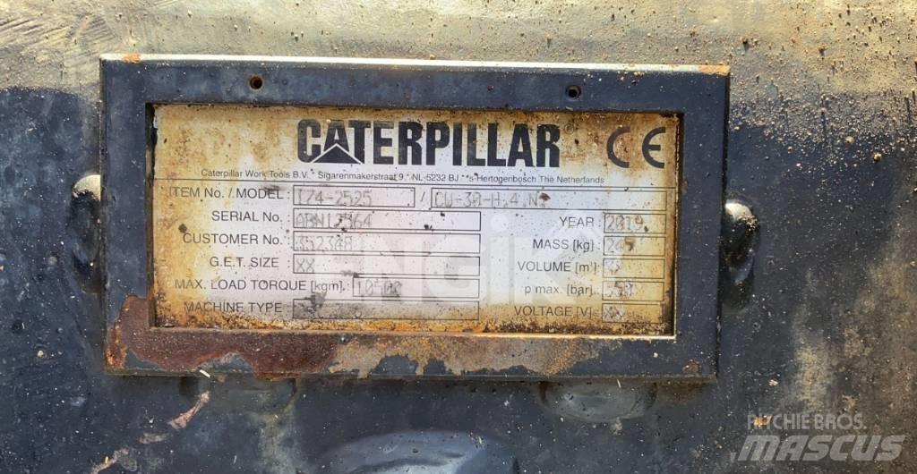 CAT Attache rapide Bageri na kotačima