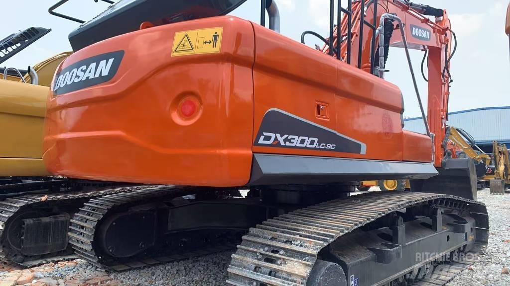 Doosan DX 300 LC Bageri gusjeničari