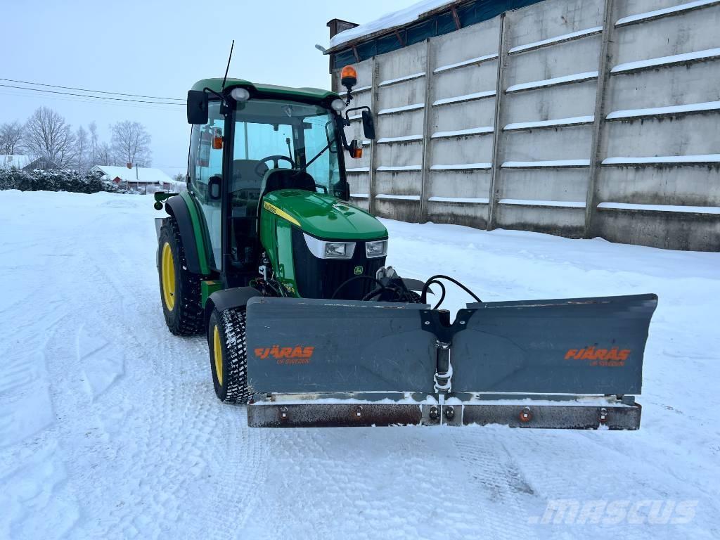 John Deere 4066 R Traktori