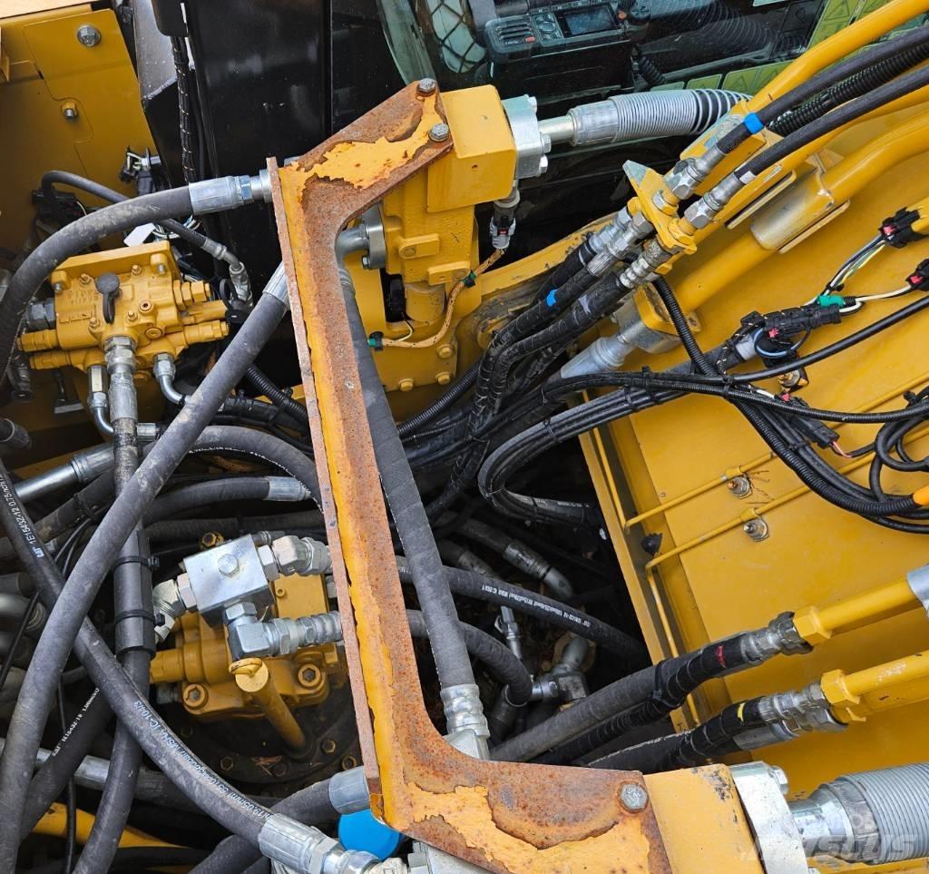 CAT 320 Bageri gusjeničari
