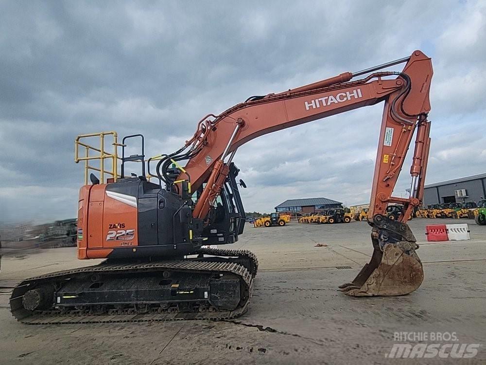 Hitachi ZX225USLC-7 Bageri gusjeničari